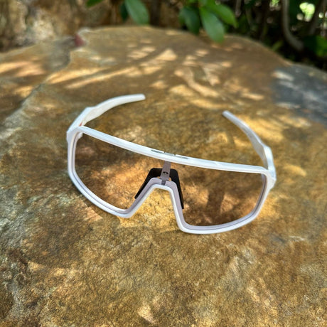 Oakley Sutro (modello OO9406A) double color black & white of the frame oakley