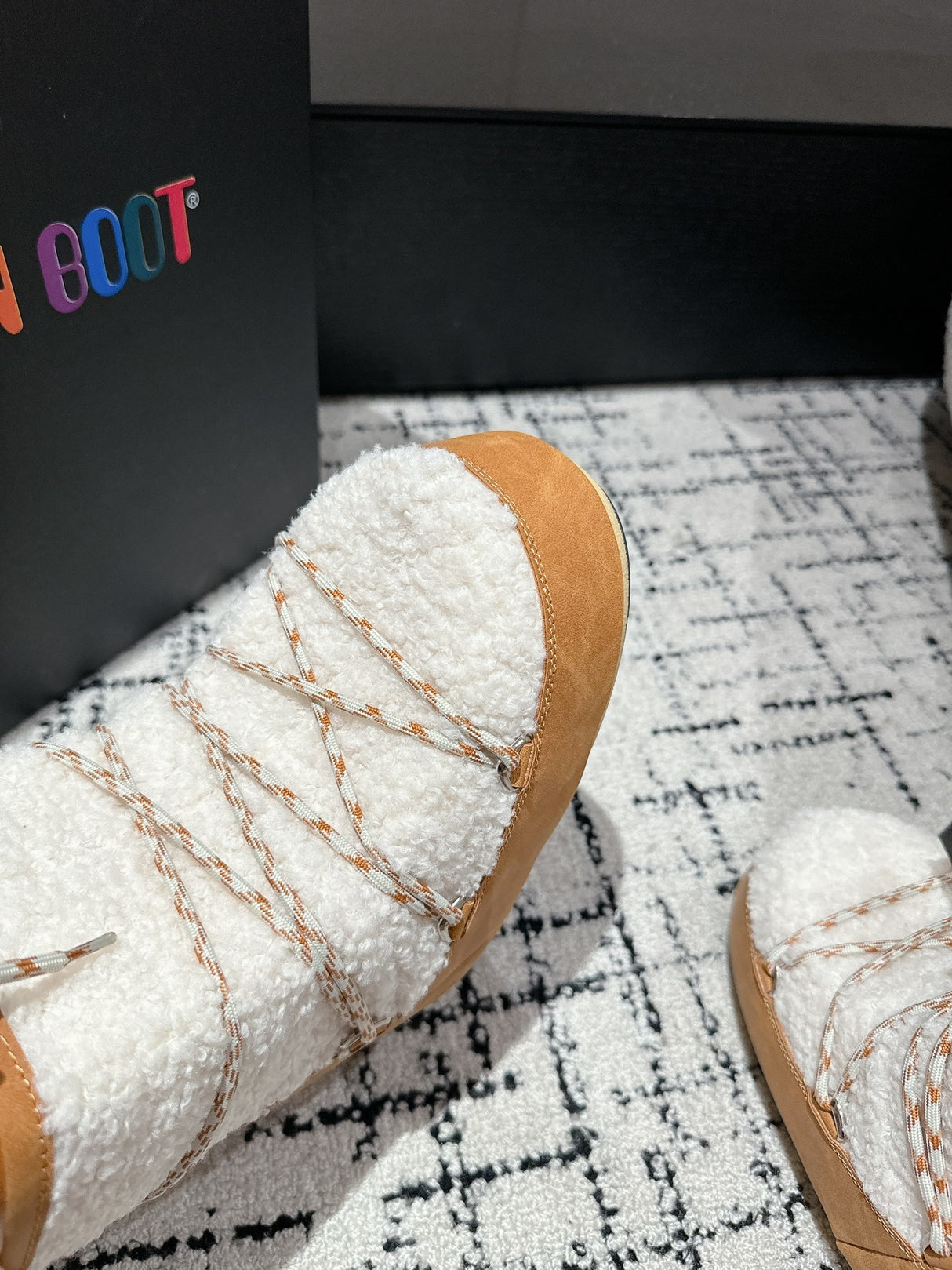 Moon Boot - Icon Shearling Camel