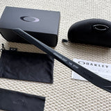 Oakley Sutro (modello OO9406A) double color black & white of the frame oakley